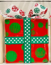 Load image into Gallery viewer, Christmas Present "O" Piece