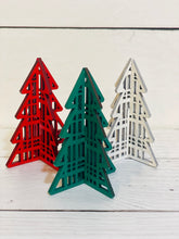 Load image into Gallery viewer, Small Plaid 3D Tree