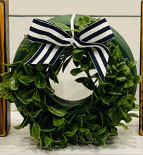 Load image into Gallery viewer, Boxwood "O" Piece