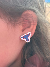 Load image into Gallery viewer, Shorthorn Earrings
